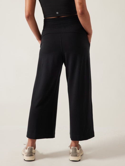 Balance Wide Crop Pant