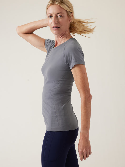 Momentum Seamless Tee