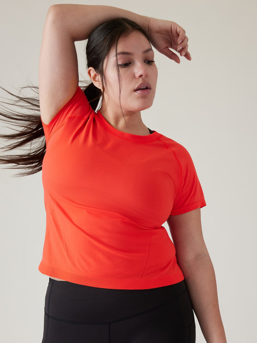 Momentum Seamless Sport Length Tee