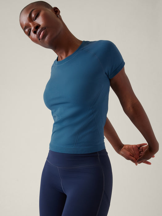 Momentum Seamless Sport Length Tee