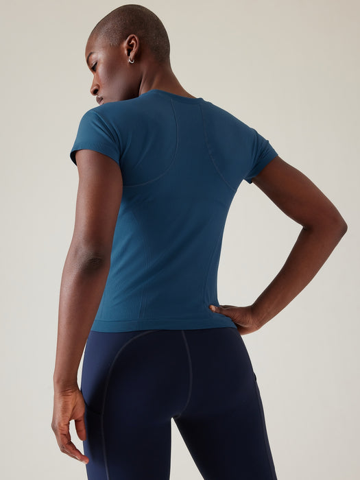 Momentum Seamless Sport Length Tee