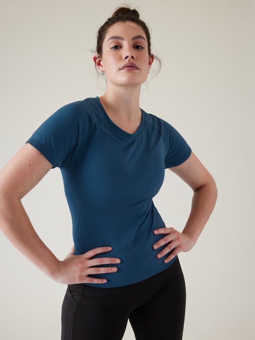 Momentum Seamless Sport Length Tee