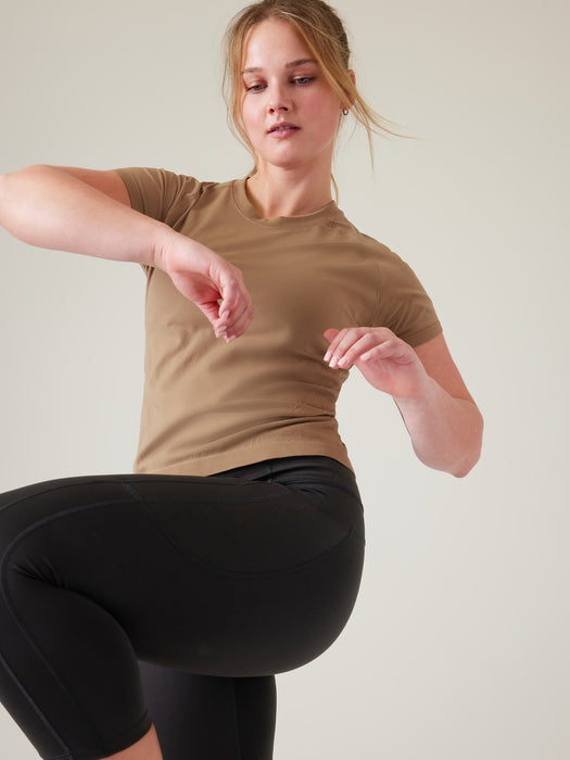 Momentum Seamless Sport Length Tee