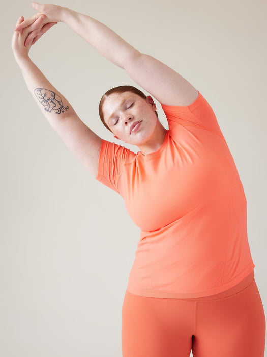 Momentum Seamless Tee