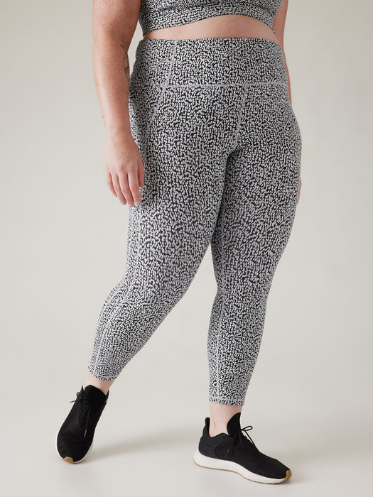 Ultimate Stash High Rise Textured 7/8 Legging