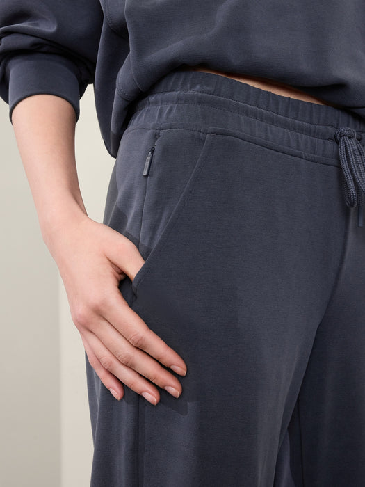 Seasoft Mid Rise Straight Crop