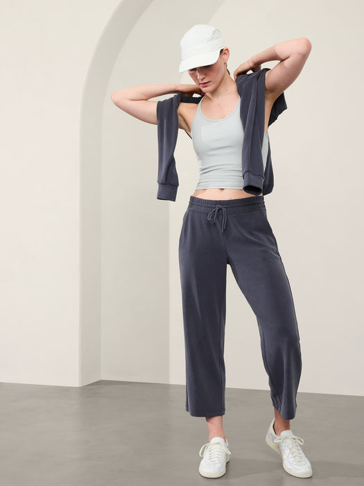 Seasoft Mid Rise Straight Crop