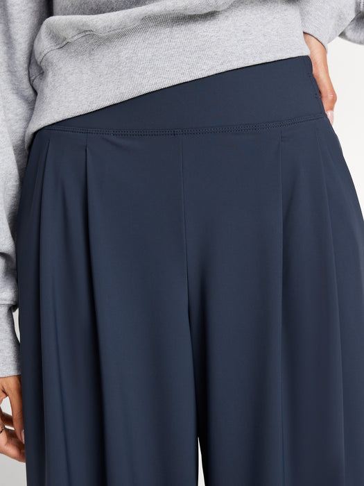 Extra High-Waisted SleekTech Pleated Trousers