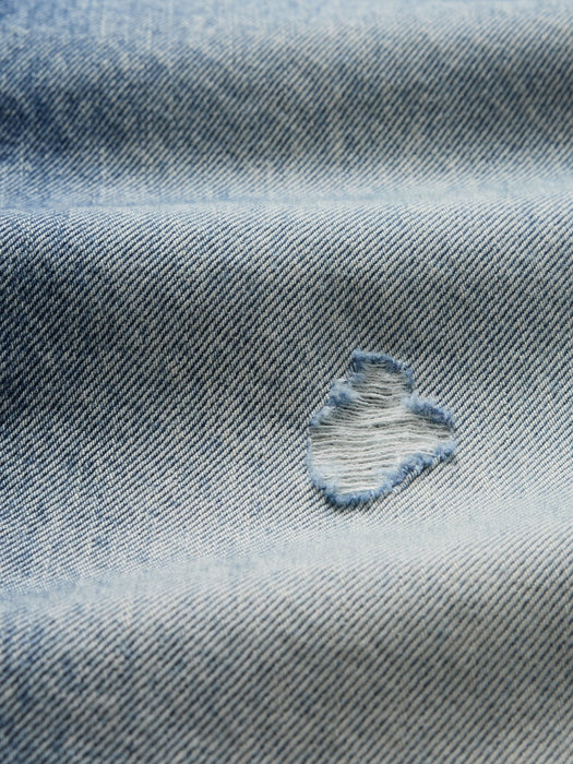 Loose Jeans im 90er-Jahre-Stil