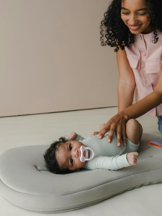 Snuggle Me Infant Lounger Curve