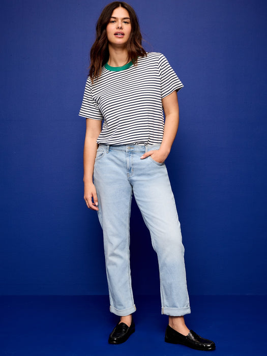 Mid-Rise Wow Boyfriend Straight Jeans