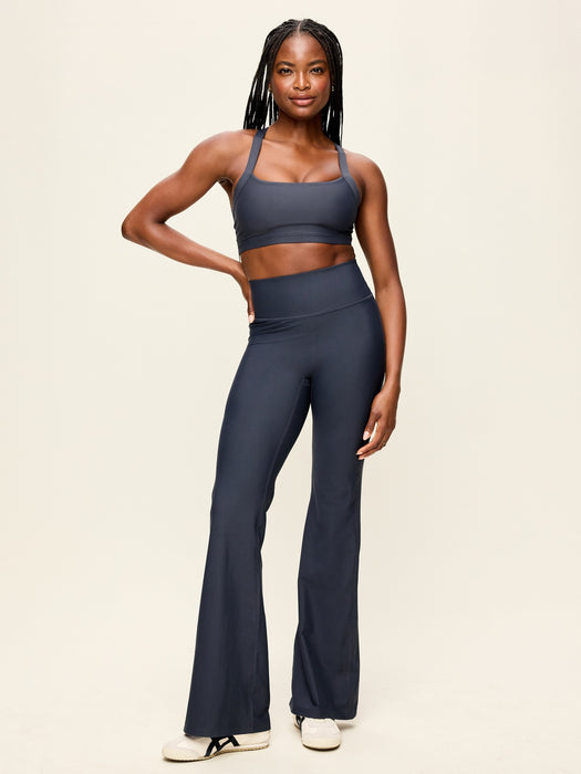 Extra High-Waisted PowerSoft Boundless Flare Leggings – No Front Seam