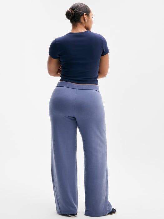 Coaster Luxe Straight Leg Pant