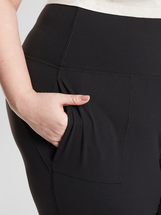 Salutation Jogger in Powervita