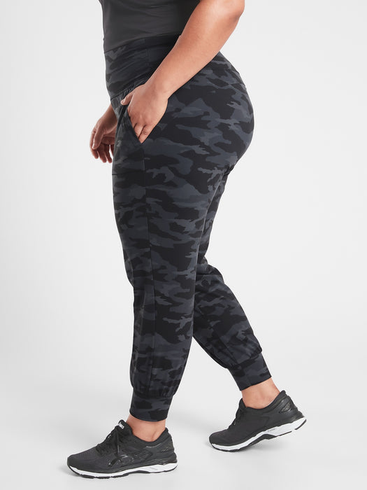 Salutation Jogger Camo