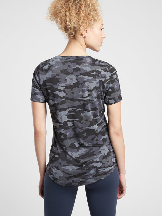 Breezy Scoop V&#45Neck Tee - Flora Camo Navy