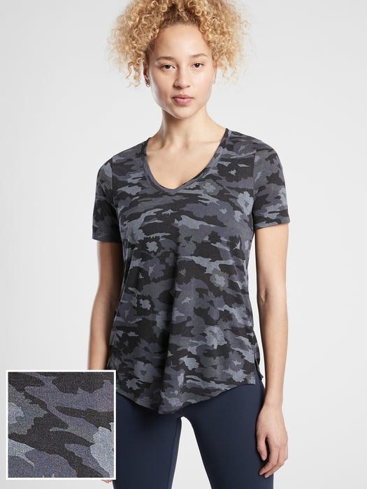 Breezy Scoop V&#45Neck Tee - Flora Camo Navy