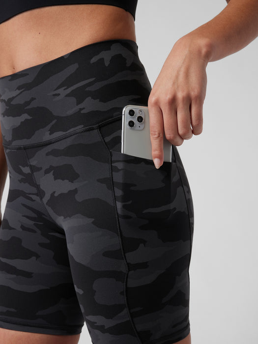 Salutation Stash 7 Short