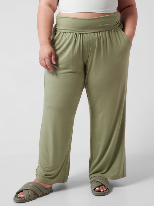 Studio Wide Leg Pant
