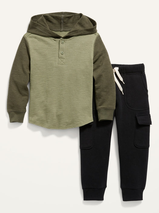 Textured Henley Hoodie and Fleece Cargo Pants Set for Toddler Boys
